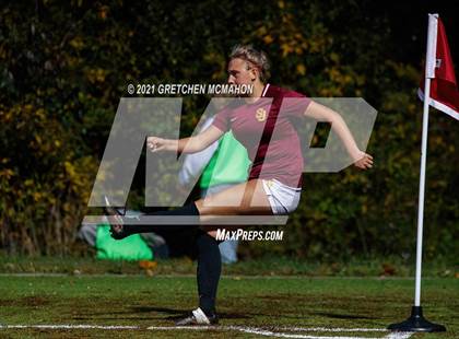 Thumbnail 1 in 11/1/21 Staples vs St Joseph (FCIAC Semifinals) photogallery.