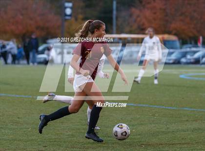Thumbnail 2 in 11/1/21 Staples vs St Joseph (FCIAC Semifinals) photogallery.
