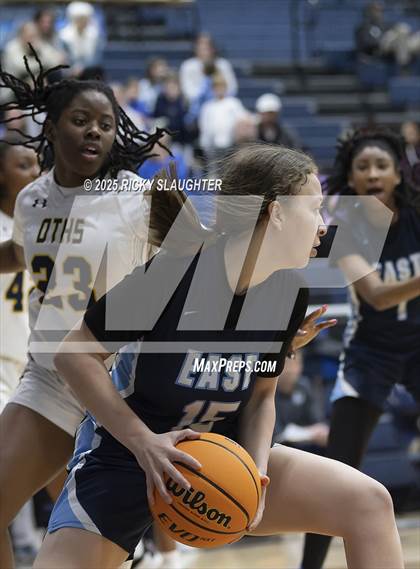 Thumbnail 3 in Belleville East vs O'Fallon (IHSA 4A Regional Final) photogallery.