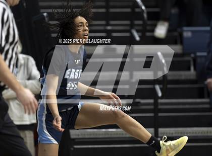 Thumbnail 3 in Belleville East vs O'Fallon (IHSA 4A Regional Final) photogallery.