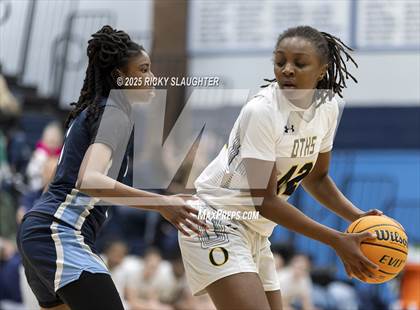 Thumbnail 1 in Belleville East vs O'Fallon (IHSA 4A Regional Final) photogallery.
