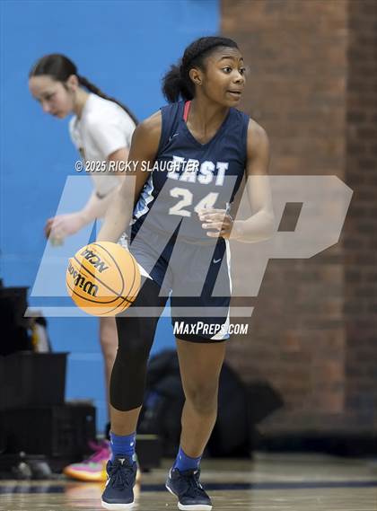 Thumbnail 1 in Belleville East vs O'Fallon (IHSA 4A Regional Final) photogallery.