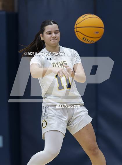 Thumbnail 1 in Belleville East vs O'Fallon (IHSA 4A Regional Final) photogallery.