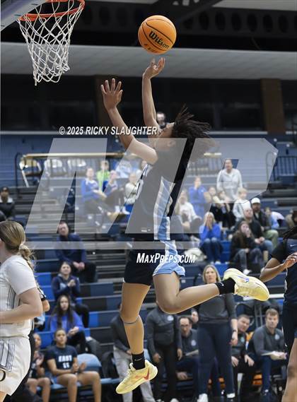 Thumbnail 2 in Belleville East vs O'Fallon (IHSA 4A Regional Final) photogallery.