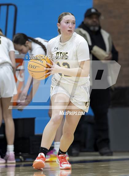 Thumbnail 3 in Belleville East vs O'Fallon (IHSA 4A Regional Final) photogallery.