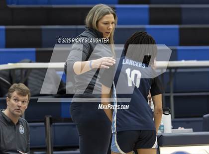 Thumbnail 3 in Belleville East vs O'Fallon (IHSA 4A Regional Final) photogallery.