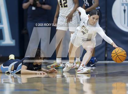Thumbnail 1 in Belleville East vs O'Fallon (IHSA 4A Regional Final) photogallery.