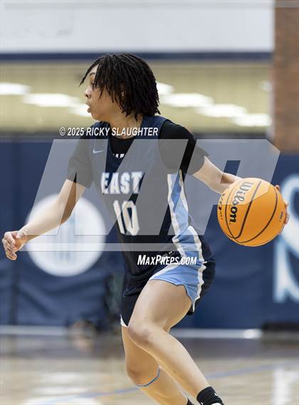 Thumbnail 3 in Belleville East vs O'Fallon (IHSA 4A Regional Final) photogallery.