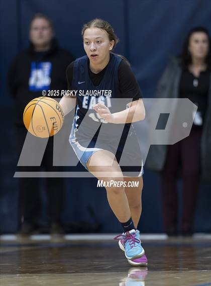 Thumbnail 2 in Belleville East vs O'Fallon (IHSA 4A Regional Final) photogallery.