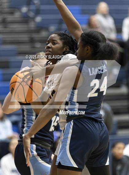 Thumbnail 3 in Belleville East vs O'Fallon (IHSA 4A Regional Final) photogallery.