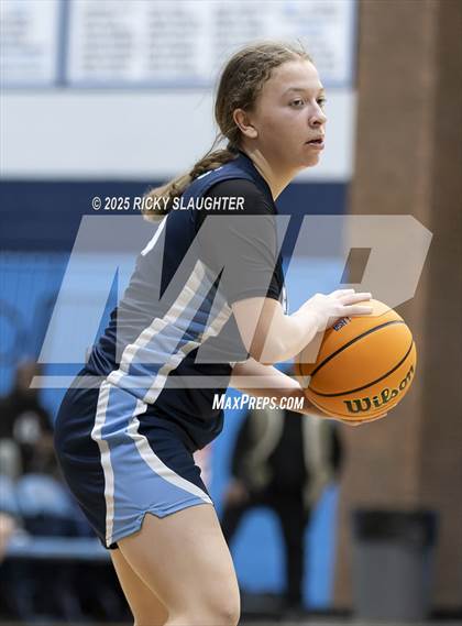 Thumbnail 2 in Belleville East vs O'Fallon (IHSA 4A Regional Final) photogallery.