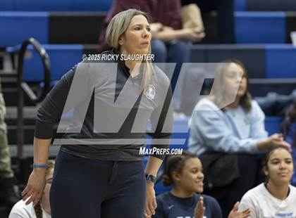 Thumbnail 3 in Belleville East vs O'Fallon (IHSA 4A Regional Final) photogallery.