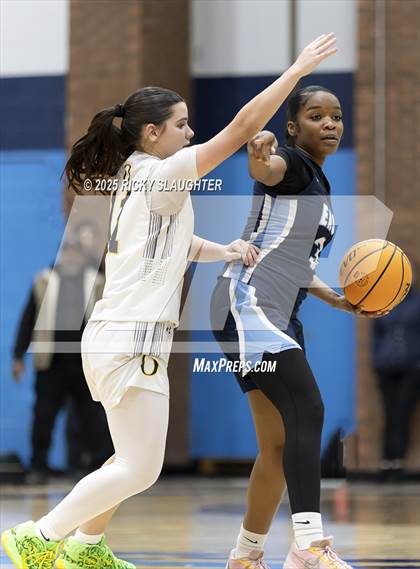 Thumbnail 3 in Belleville East vs O'Fallon (IHSA 4A Regional Final) photogallery.