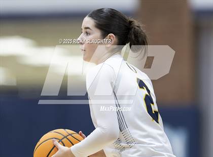Thumbnail 3 in Belleville East vs O'Fallon (IHSA 4A Regional Final) photogallery.