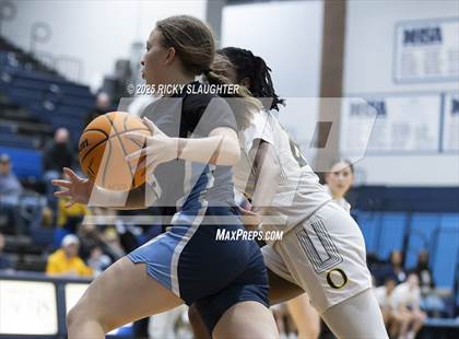 Thumbnail 2 in Belleville East vs O'Fallon (IHSA 4A Regional Final) photogallery.