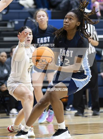 Thumbnail 3 in Belleville East vs O'Fallon (IHSA 4A Regional Final) photogallery.