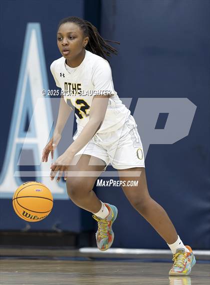 Thumbnail 3 in Belleville East vs O'Fallon (IHSA 4A Regional Final) photogallery.