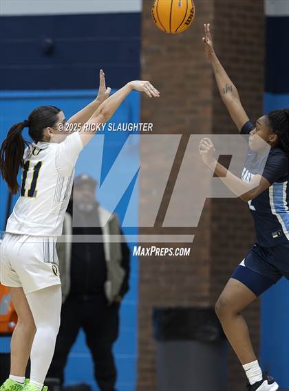 Thumbnail 1 in Belleville East vs O'Fallon (IHSA 4A Regional Final) photogallery.