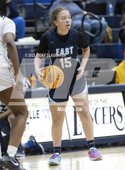 Thumbnail 3 in Belleville East vs O'Fallon (IHSA 4A Regional Final) photogallery.