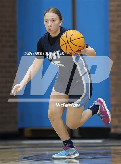 Thumbnail 2 in Belleville East vs O'Fallon (IHSA 4A Regional Final) photogallery.