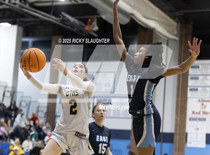 Thumbnail 3 in Belleville East vs O'Fallon (IHSA 4A Regional Final) photogallery.