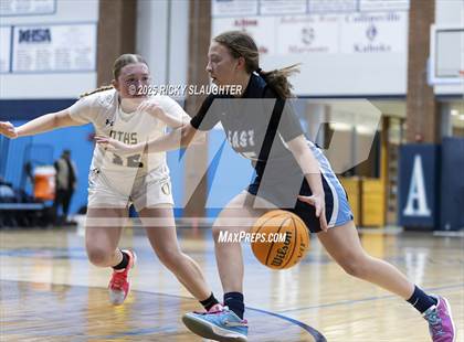 Thumbnail 3 in Belleville East vs O'Fallon (IHSA 4A Regional Final) photogallery.
