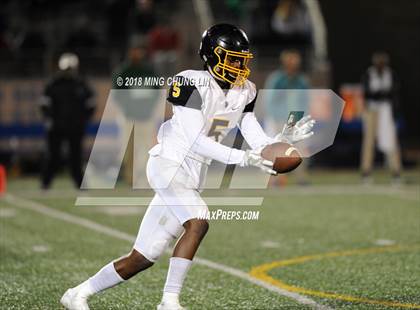 Thumbnail 3 in San Pedro vs. Dorsey (CIF LACS D1 Final) photogallery.