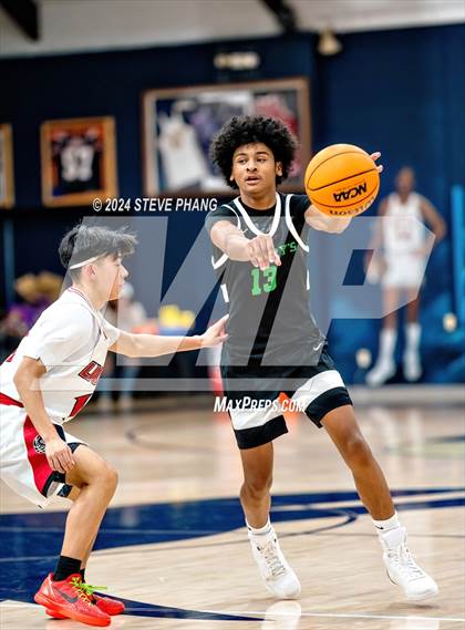 Thumbnail 3 in St. Mary's vs. McClatchy photogallery.