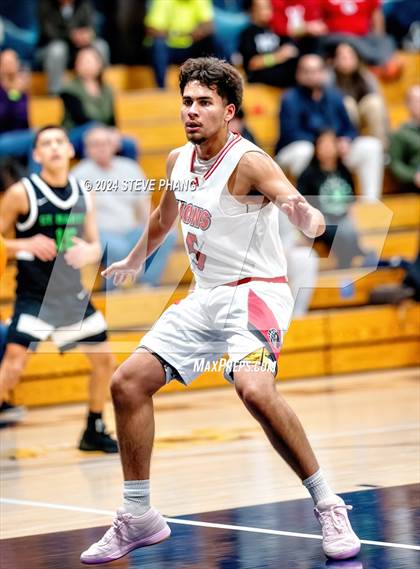 Thumbnail 3 in St. Mary's vs. McClatchy photogallery.