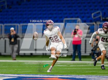 Thumbnail 2 in Flour Bluff @ Southwest (UIL 5A Regional Playoff) photogallery.