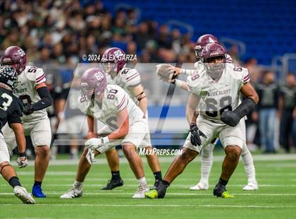Thumbnail 1 in Flour Bluff @ Southwest (UIL 5A Regional Playoff) photogallery.