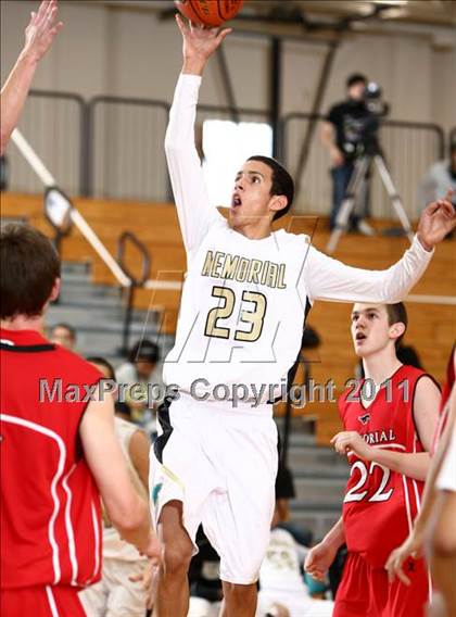 Thumbnail 1 in Pasadena Memorial vs Memorial (Mc Donald's Texas Invitational) photogallery.