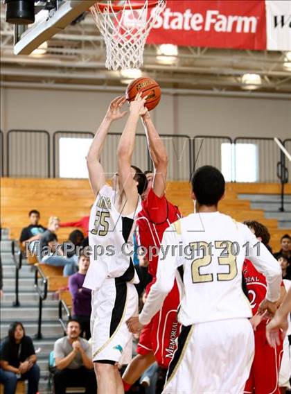 Thumbnail 3 in Pasadena Memorial vs Memorial (Mc Donald's Texas Invitational) photogallery.