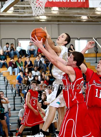 Thumbnail 2 in Pasadena Memorial vs Memorial (Mc Donald's Texas Invitational) photogallery.