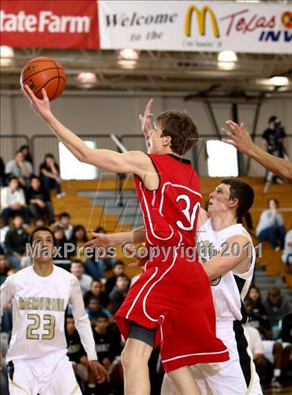 Thumbnail 1 in Pasadena Memorial vs Memorial (Mc Donald's Texas Invitational) photogallery.