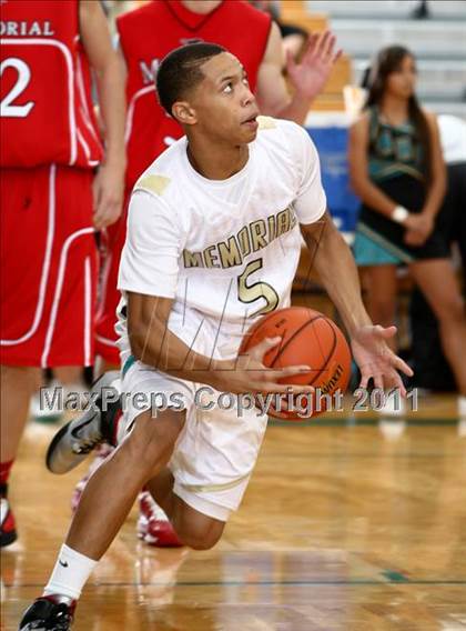 Thumbnail 1 in Pasadena Memorial vs Memorial (Mc Donald's Texas Invitational) photogallery.