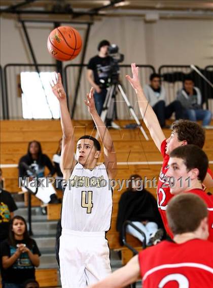 Thumbnail 1 in Pasadena Memorial vs Memorial (Mc Donald's Texas Invitational) photogallery.