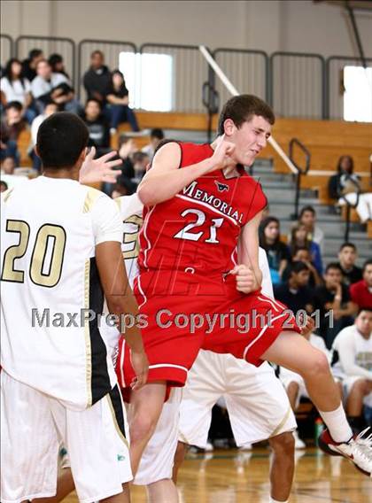 Thumbnail 2 in Pasadena Memorial vs Memorial (Mc Donald's Texas Invitational) photogallery.