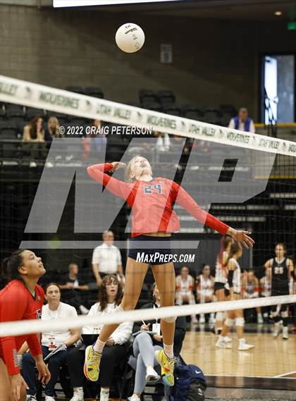 Thumbnail 2 in Orem vs. Woods Cross (UHSAA 5A Consolation Semifinal) photogallery.