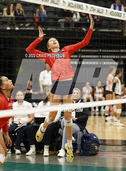 Thumbnail 1 in Orem vs. Woods Cross (UHSAA 5A Consolation Semifinal) photogallery.