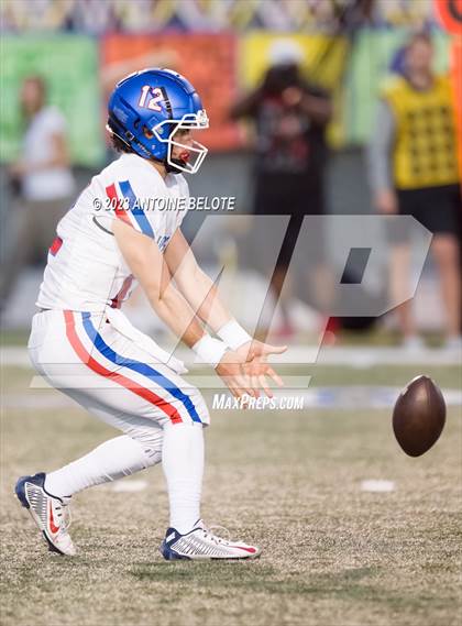 Thumbnail 1 in Los Alamitos vs. Servite photogallery.