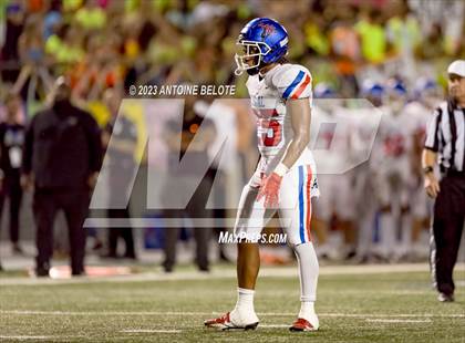 Thumbnail 2 in Los Alamitos vs. Servite photogallery.