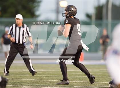 Thumbnail 3 in Los Alamitos vs. Servite photogallery.