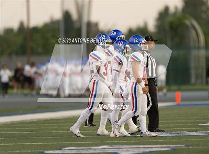 Thumbnail 3 in Los Alamitos vs. Servite photogallery.