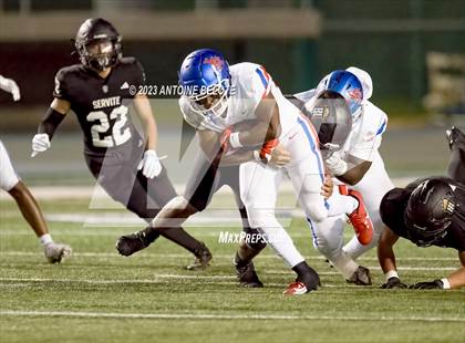 Thumbnail 3 in Los Alamitos vs. Servite photogallery.
