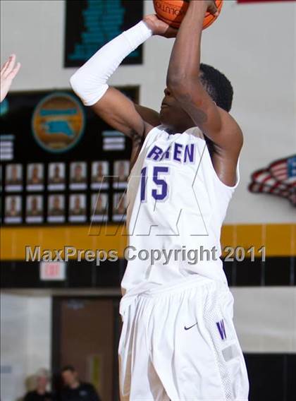 Thumbnail 3 in Marcus vs Warren (McDonald's Texas Invitational) photogallery.