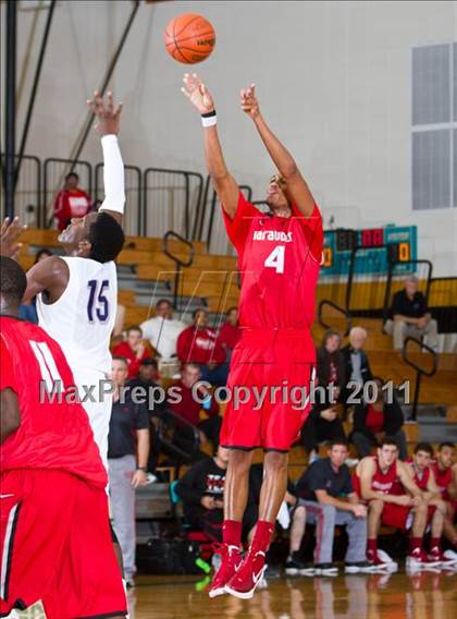 Thumbnail 3 in Marcus vs Warren (McDonald's Texas Invitational) photogallery.