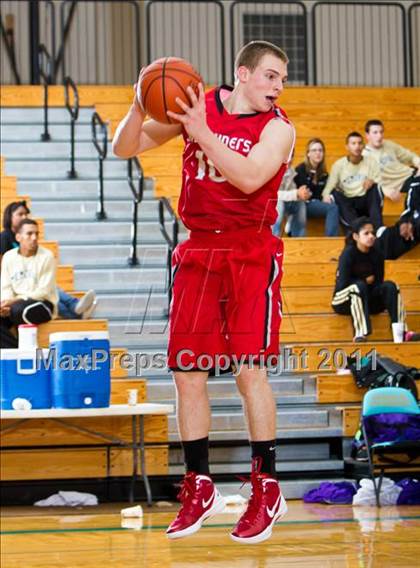 Thumbnail 1 in Marcus vs Warren (McDonald's Texas Invitational) photogallery.