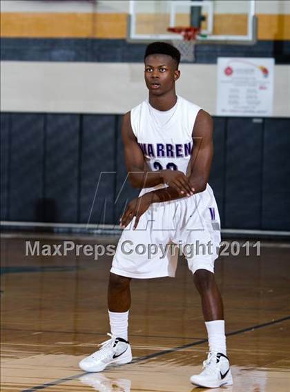 Thumbnail 3 in Marcus vs Warren (McDonald's Texas Invitational) photogallery.