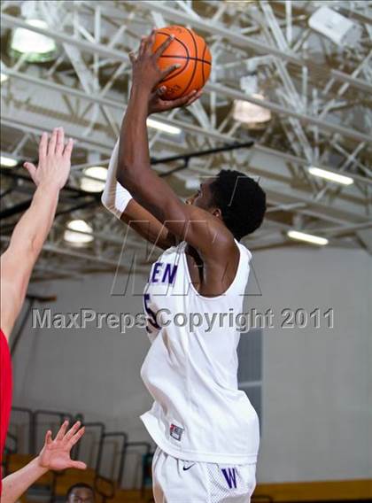 Thumbnail 1 in Marcus vs Warren (McDonald's Texas Invitational) photogallery.